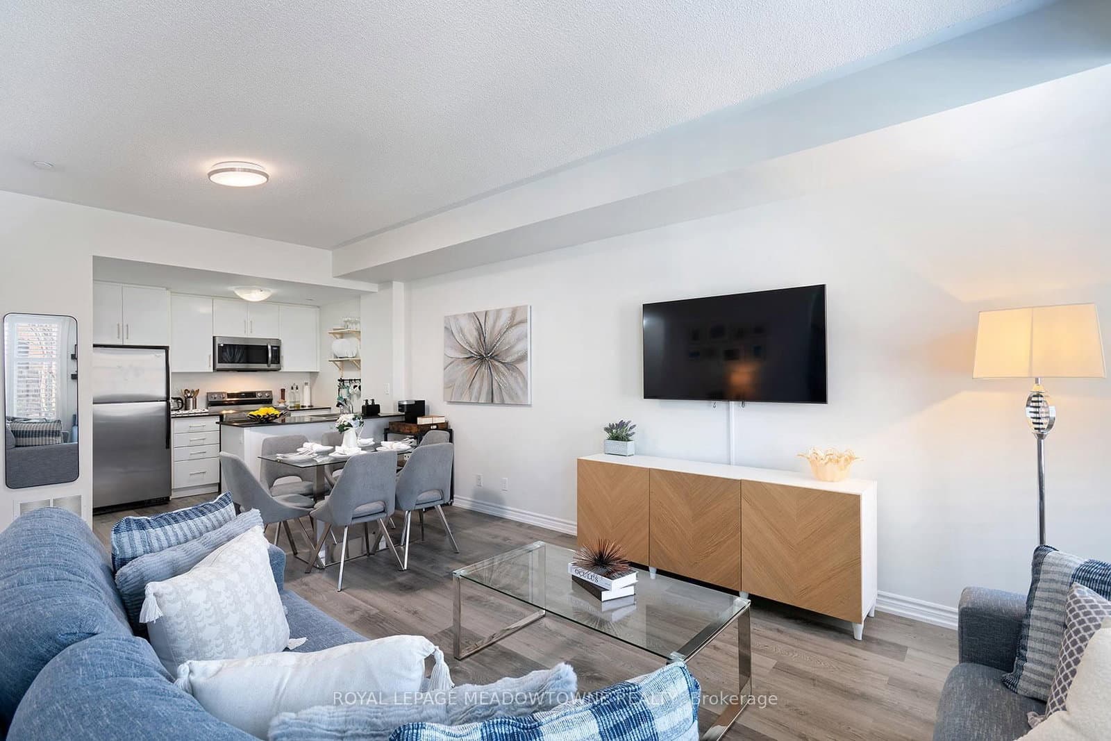10 Carnation Avenue, Unit 19 thumbnail 7