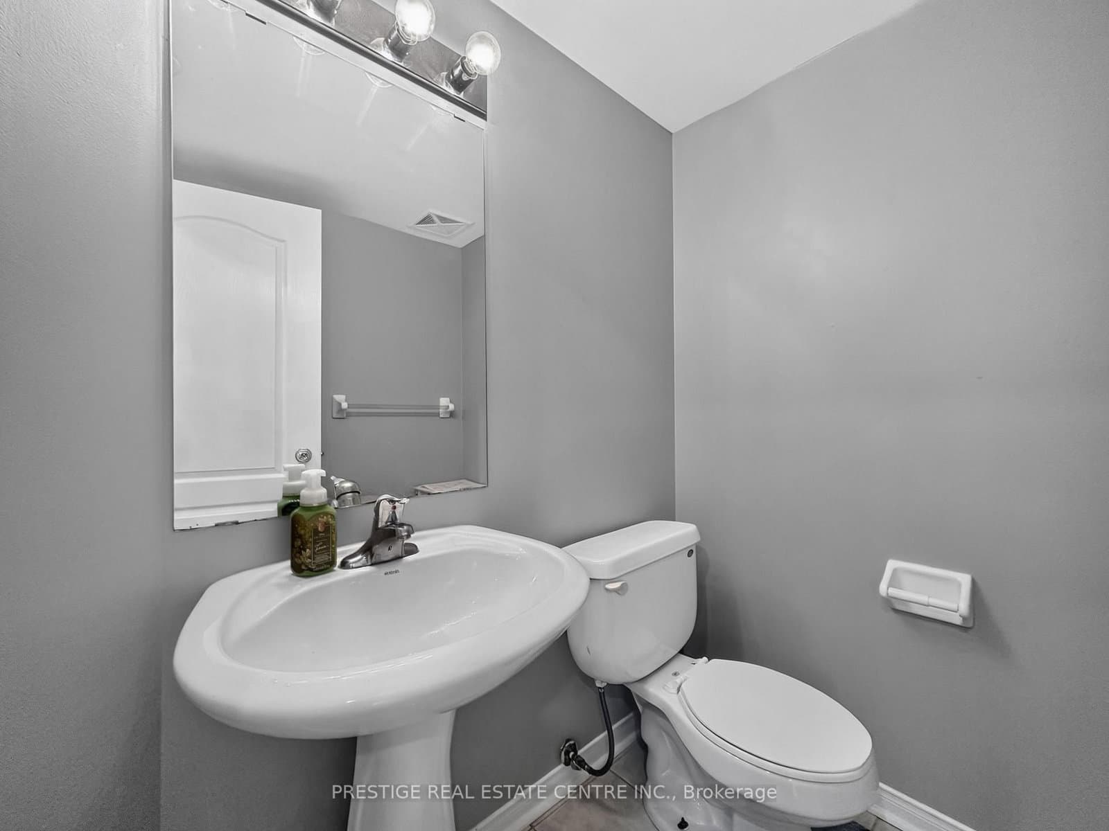 5050 Intrepid Drive, Unit 31 thumbnail 12