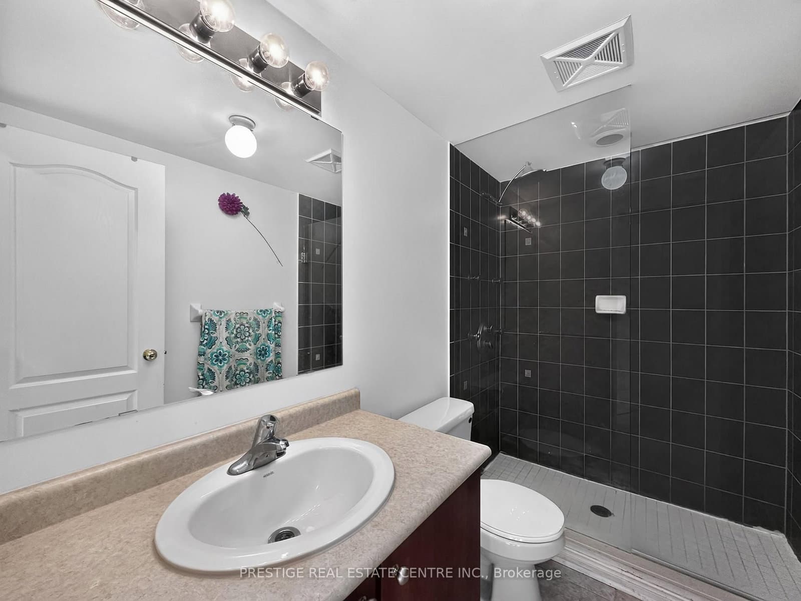 5050 Intrepid Drive, Unit 31 thumbnail 20