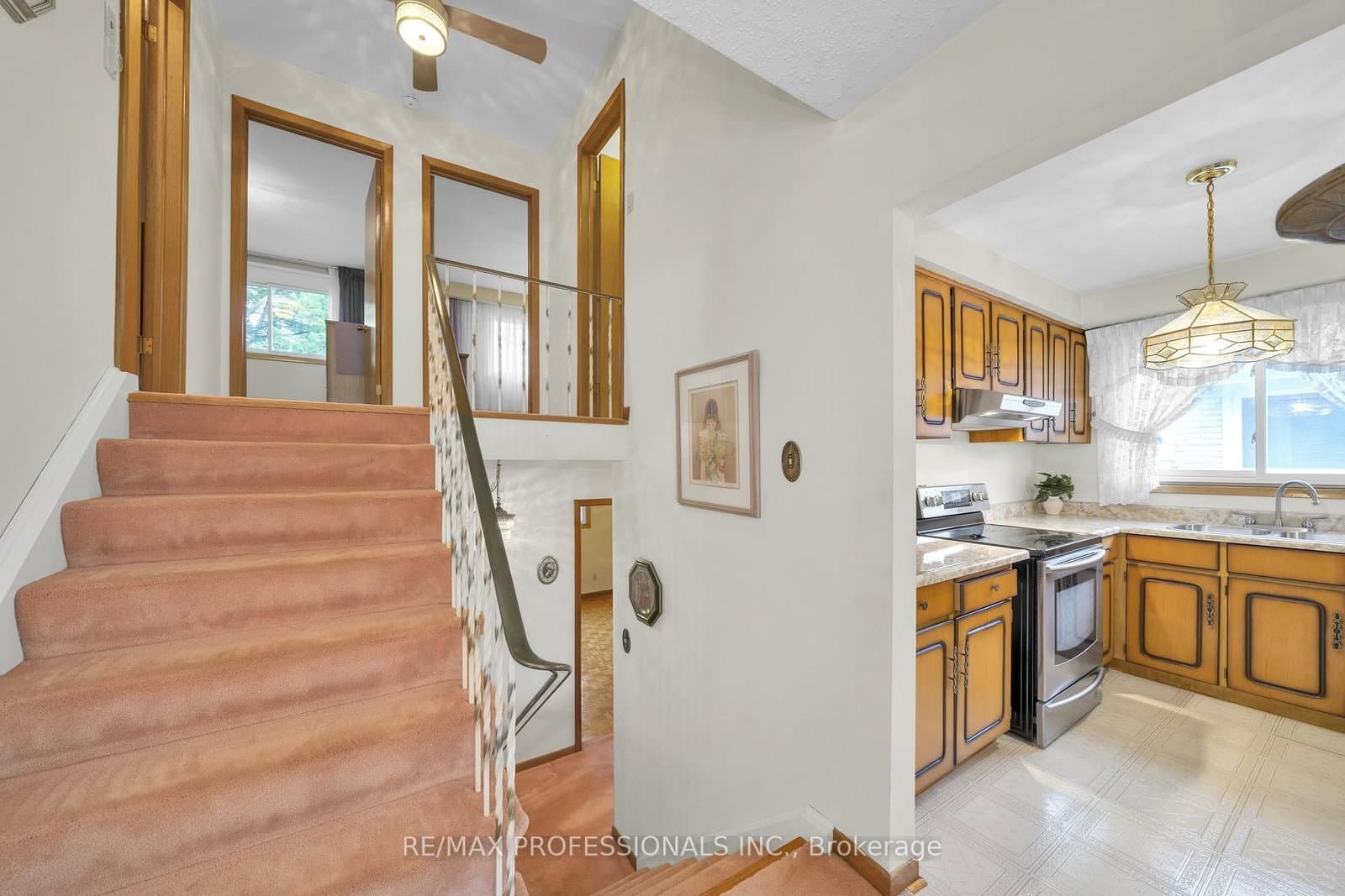 1877 Silverberry Crescent thumbnail 14