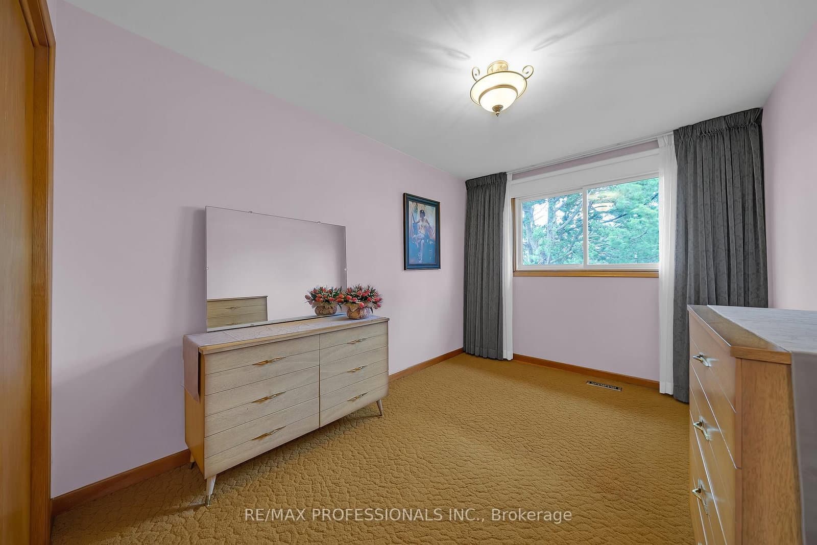 1877 Silverberry Crescent thumbnail 16