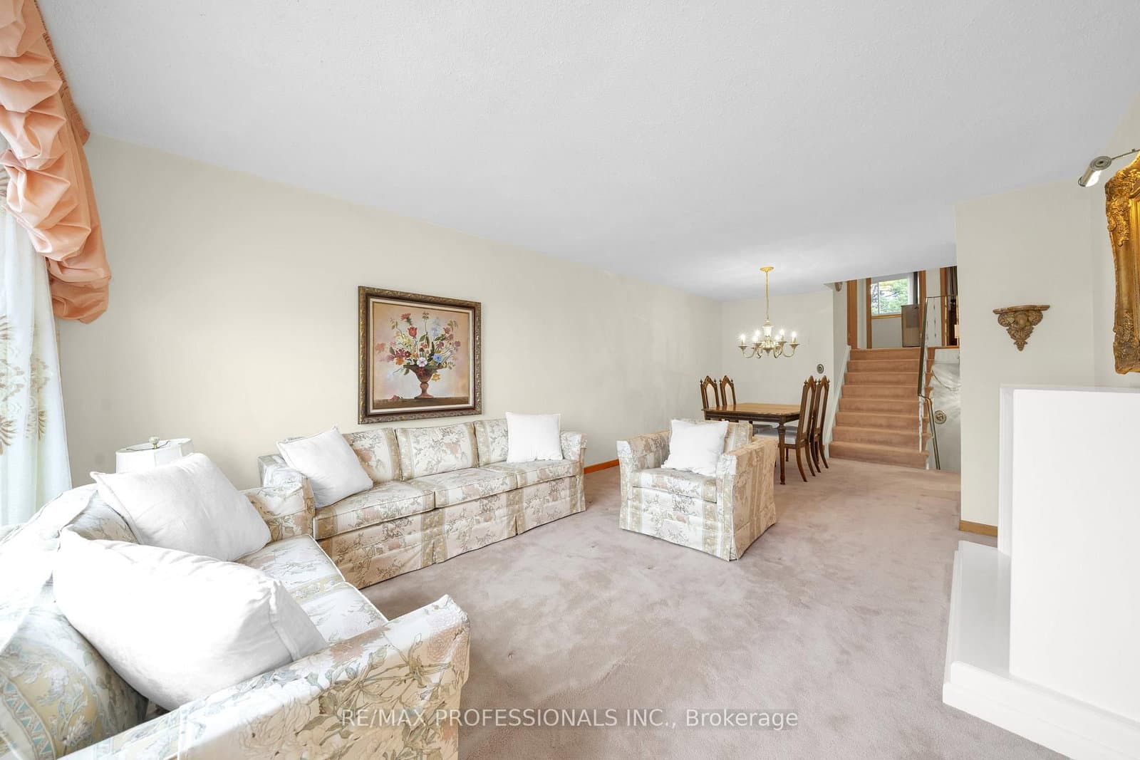 1877 Silverberry Crescent thumbnail 33