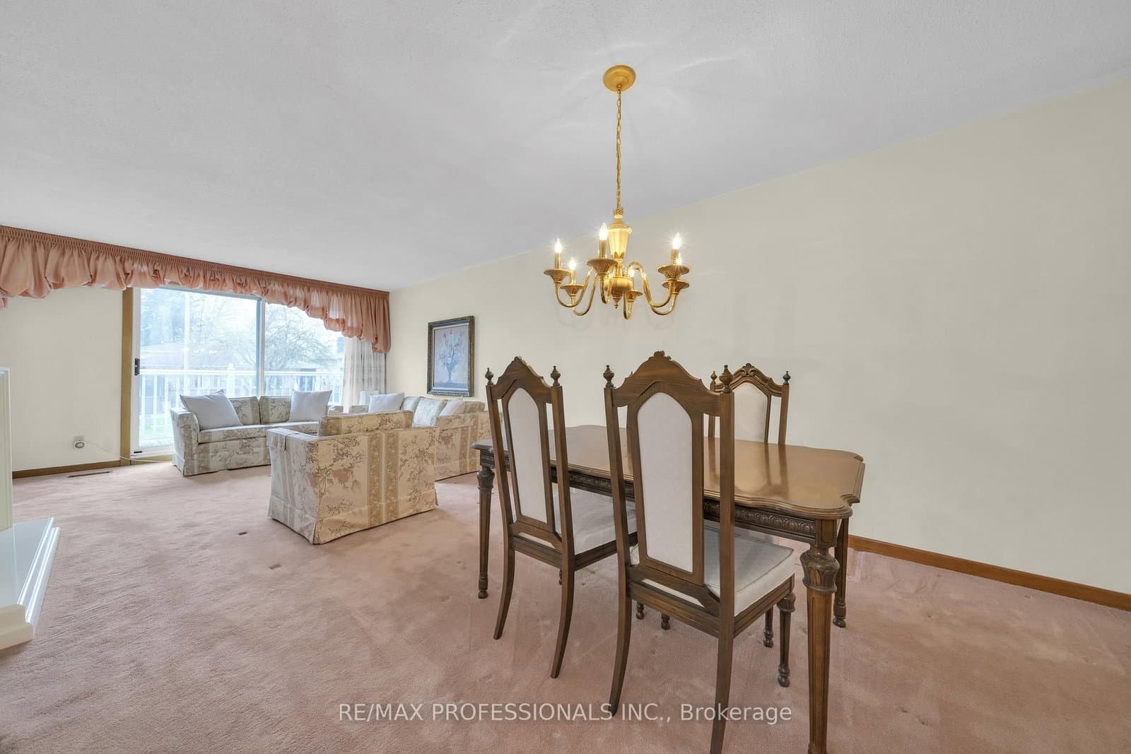 1877 Silverberry Crescent thumbnail 36