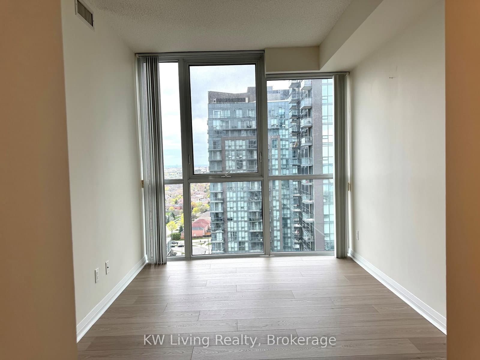 75 Eglinton Avenue W, Unit 1807 thumbnail 17