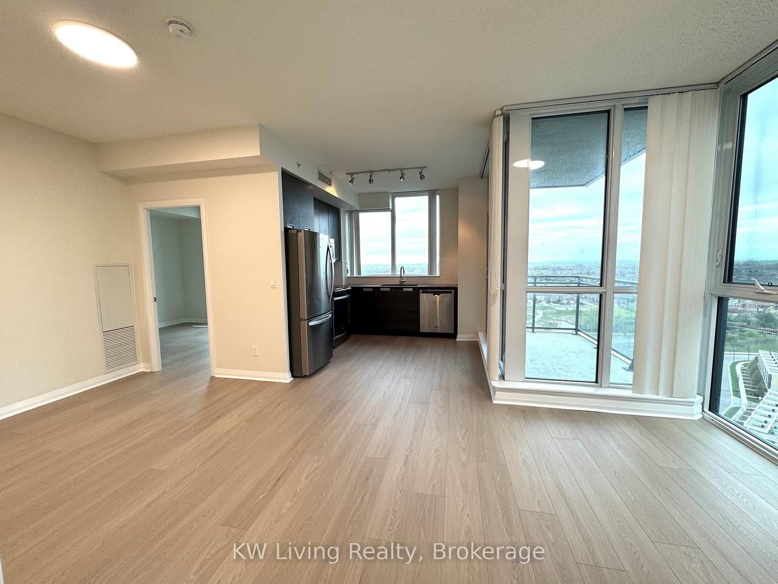 75 Eglinton Avenue W, Unit 1807 thumbnail 22
