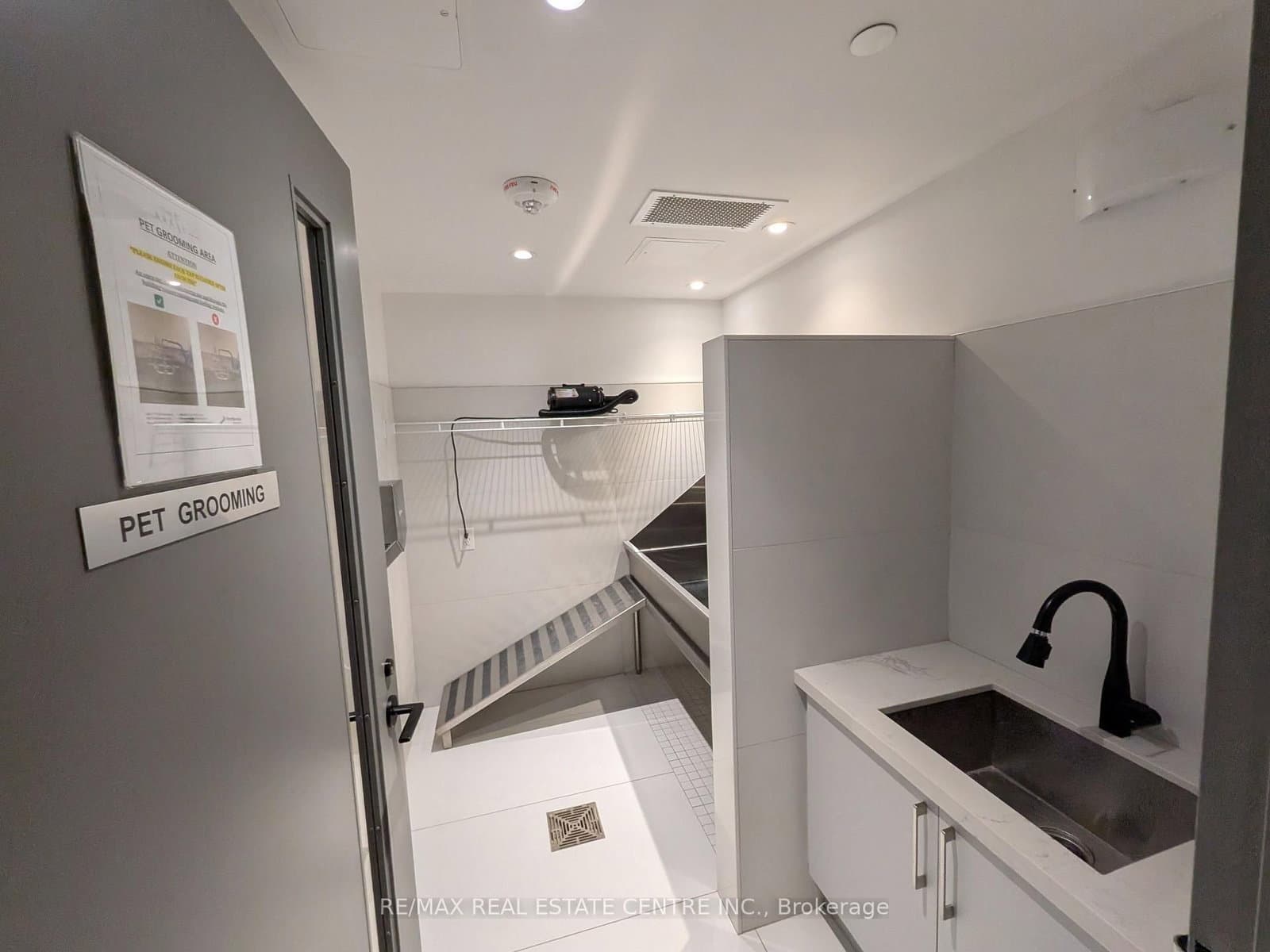 2450 Old Bronte Road, Unit 417 thumbnail 17