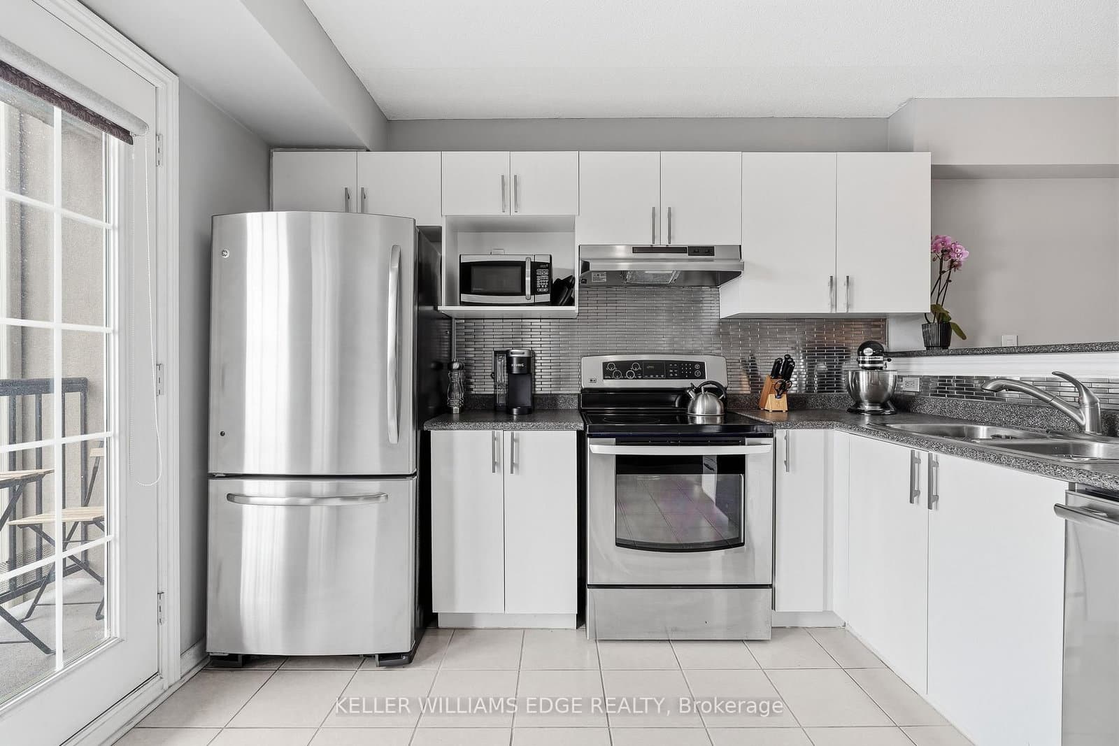 2035 Appleby Line, Unit 307 thumbnail 18