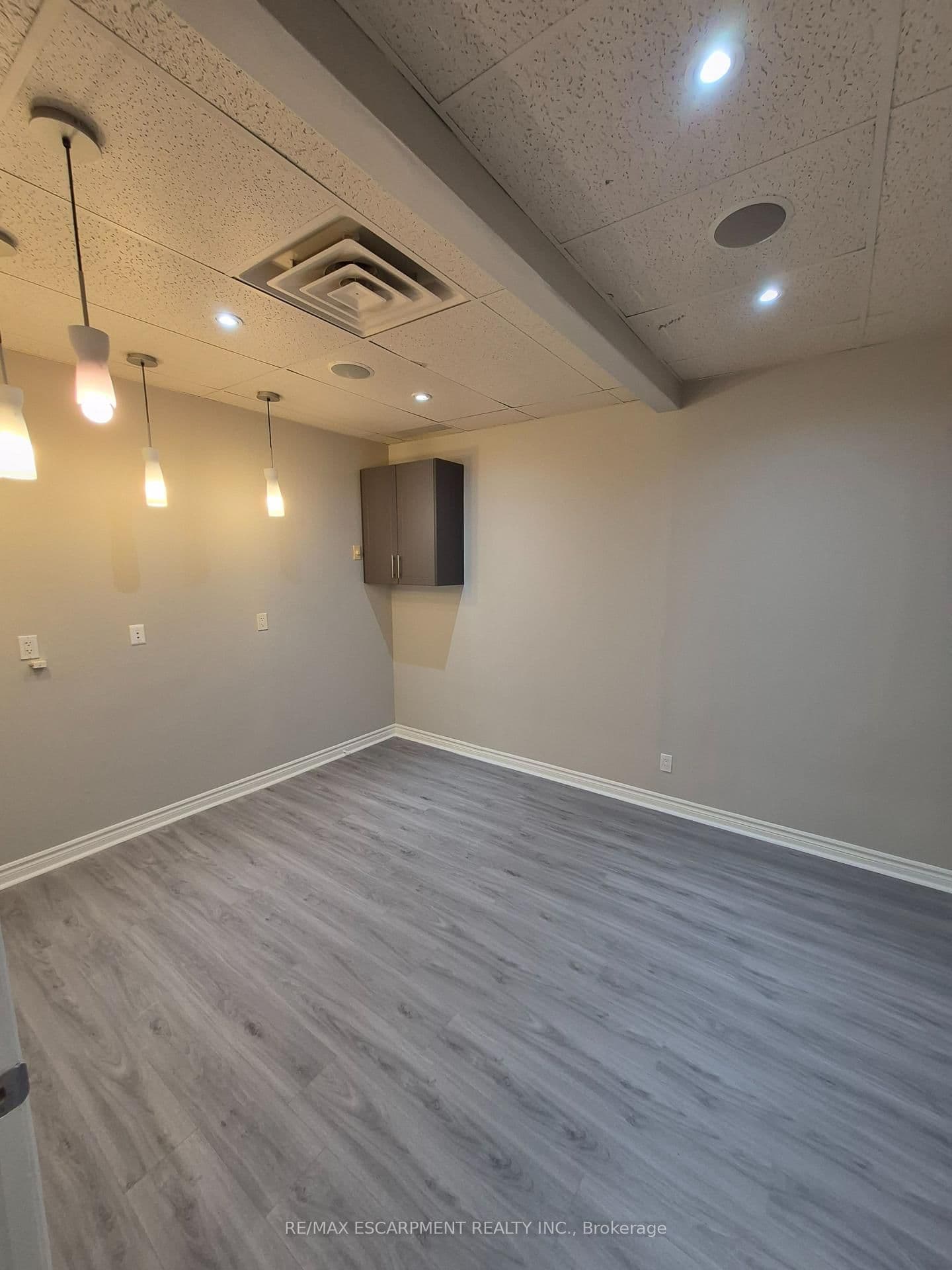 573 Maple Avenue, Unit 2 thumbnail 10