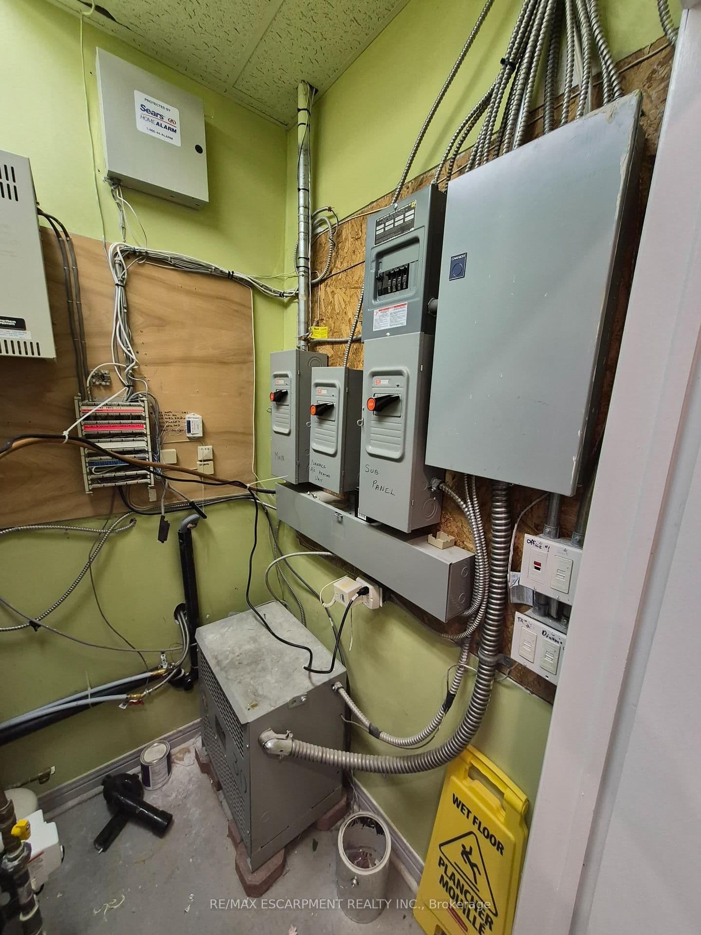 573 Maple Avenue, Unit 2 thumbnail 15