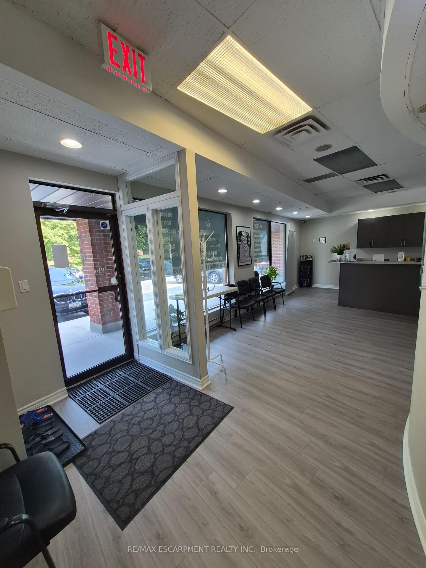 573 Maple Avenue, Unit 2 thumbnail 9