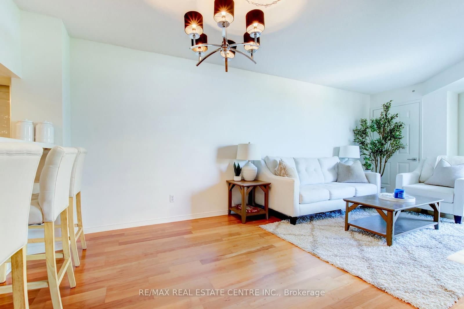 190 Manitoba Street, Unit 706 thumbnail 16