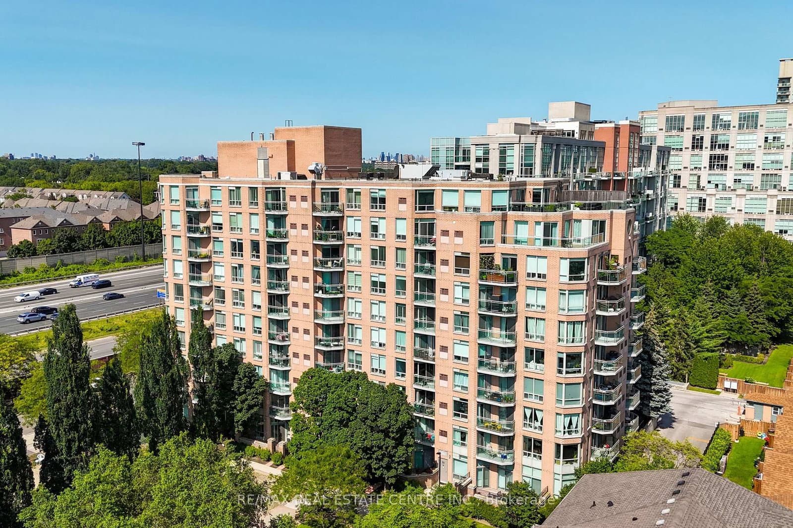 190 Manitoba Street, Unit 706 thumbnail 3