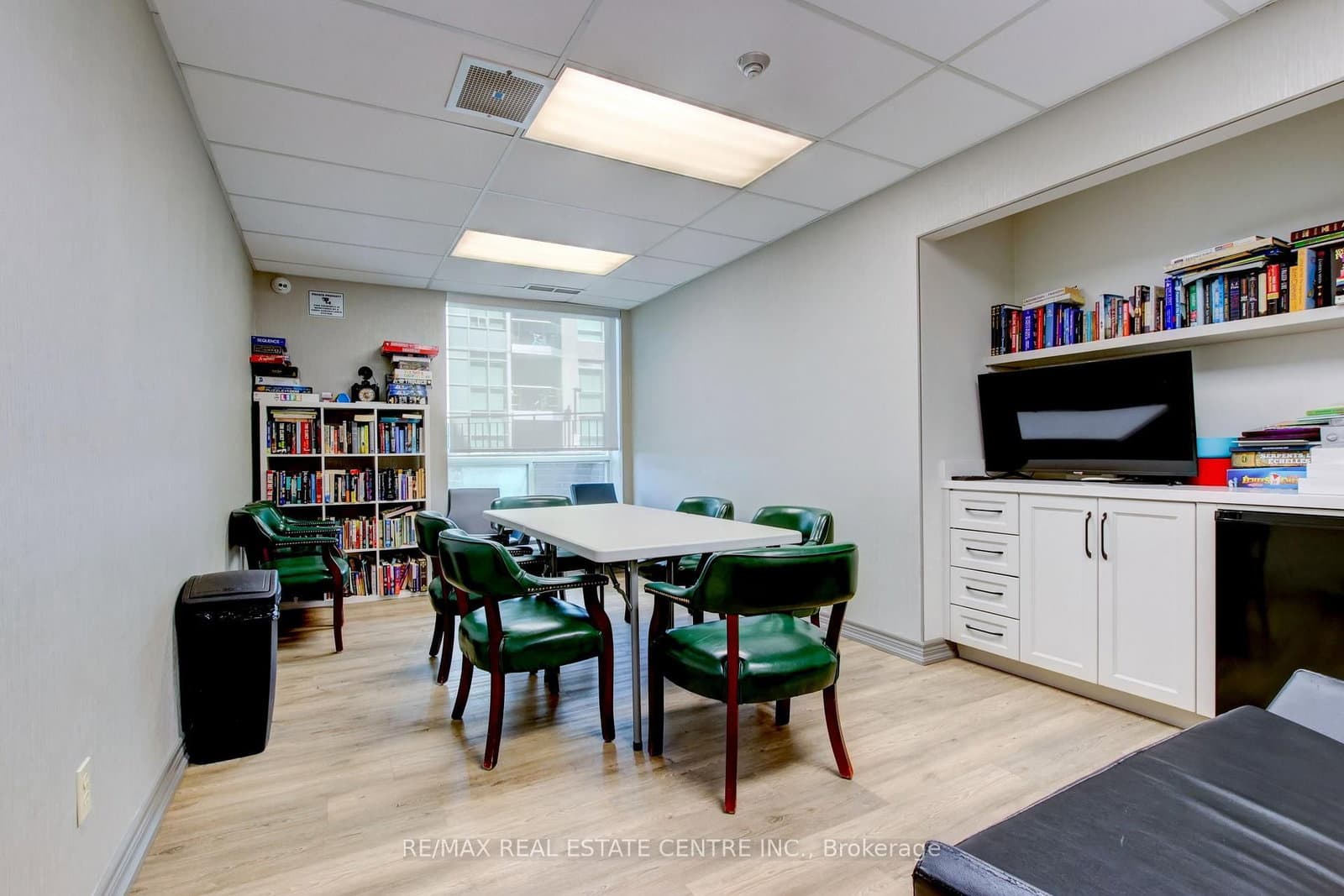 190 Manitoba Street, Unit 706 thumbnail 33