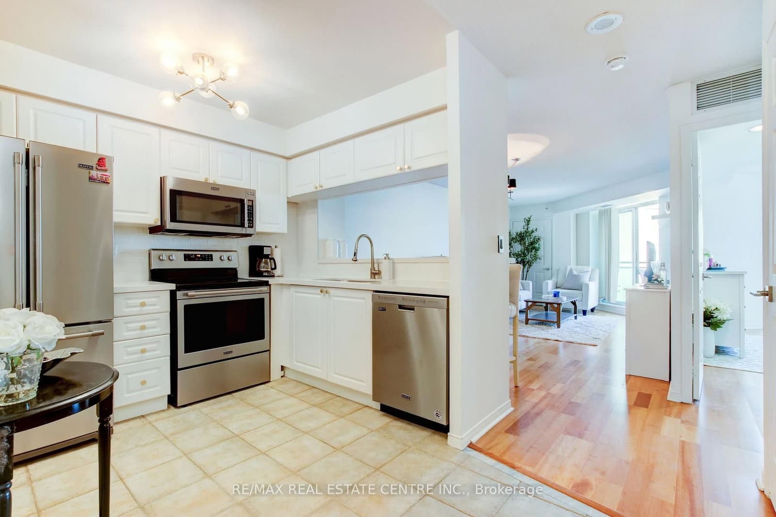 190 Manitoba Street, Unit 706 thumbnail 7