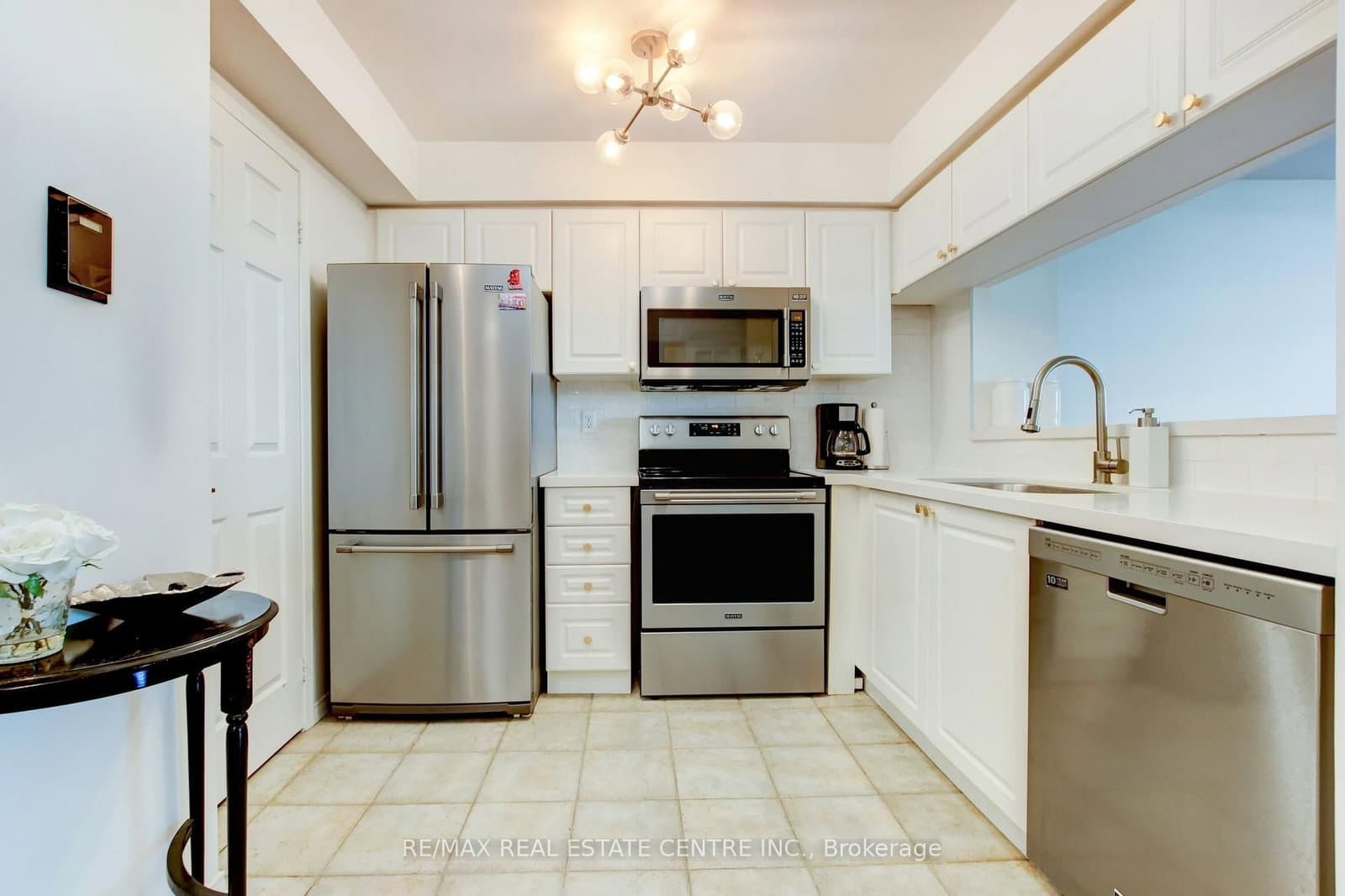 190 Manitoba Street, Unit 706 thumbnail 8