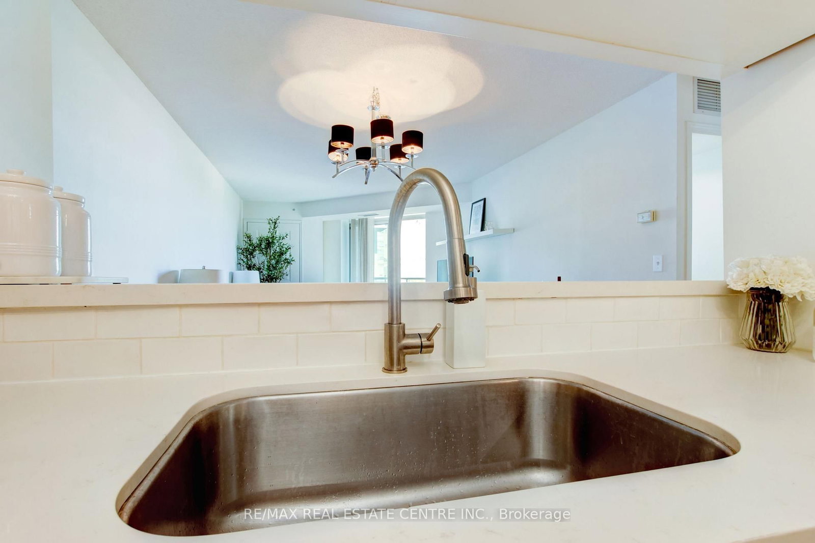 190 Manitoba Street, Unit 706 thumbnail 9