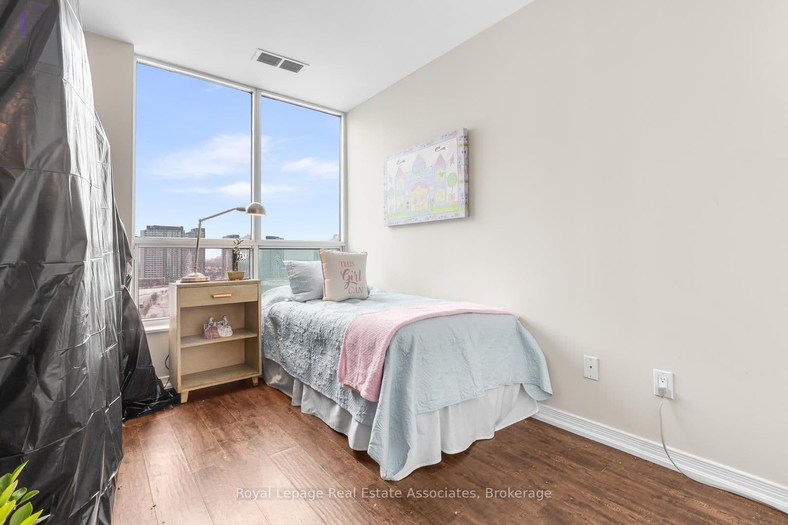 2565 Erin Centre Boulevard, Unit PH7 thumbnail 16