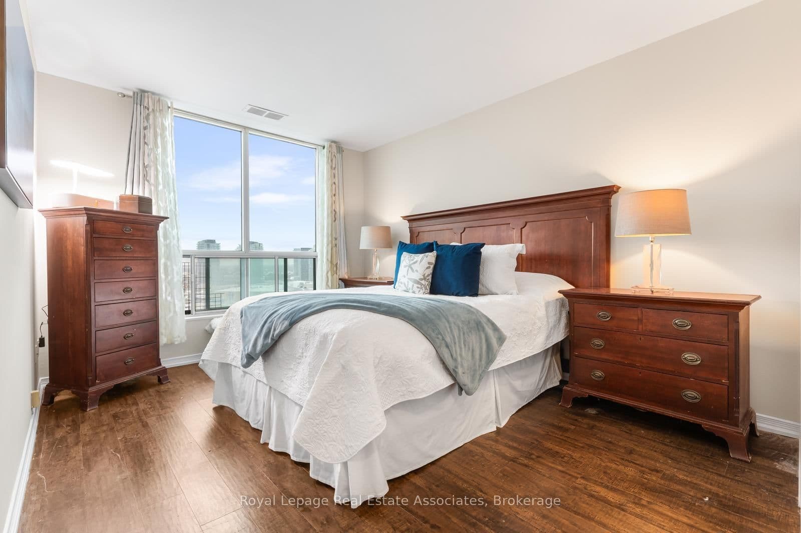 2565 Erin Centre Boulevard, Unit PH7 thumbnail 19