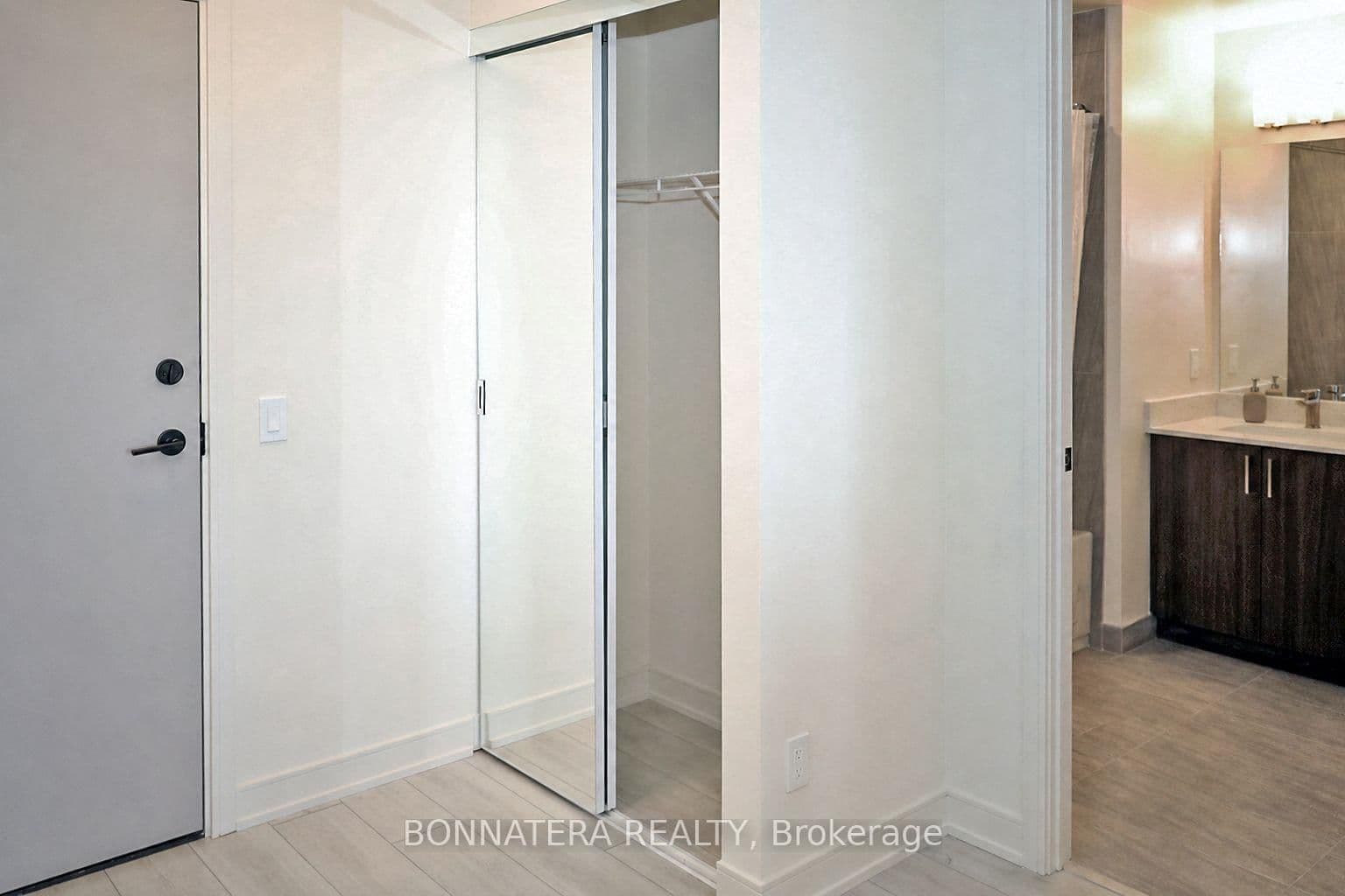 8020 Derry Road, Unit 1006 thumbnail 4