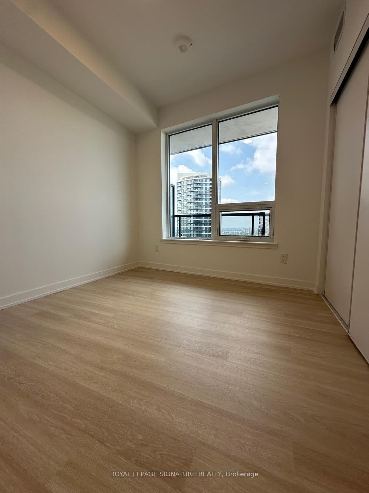 5105 Hurontario Street, Unit 2208 thumbnail 10