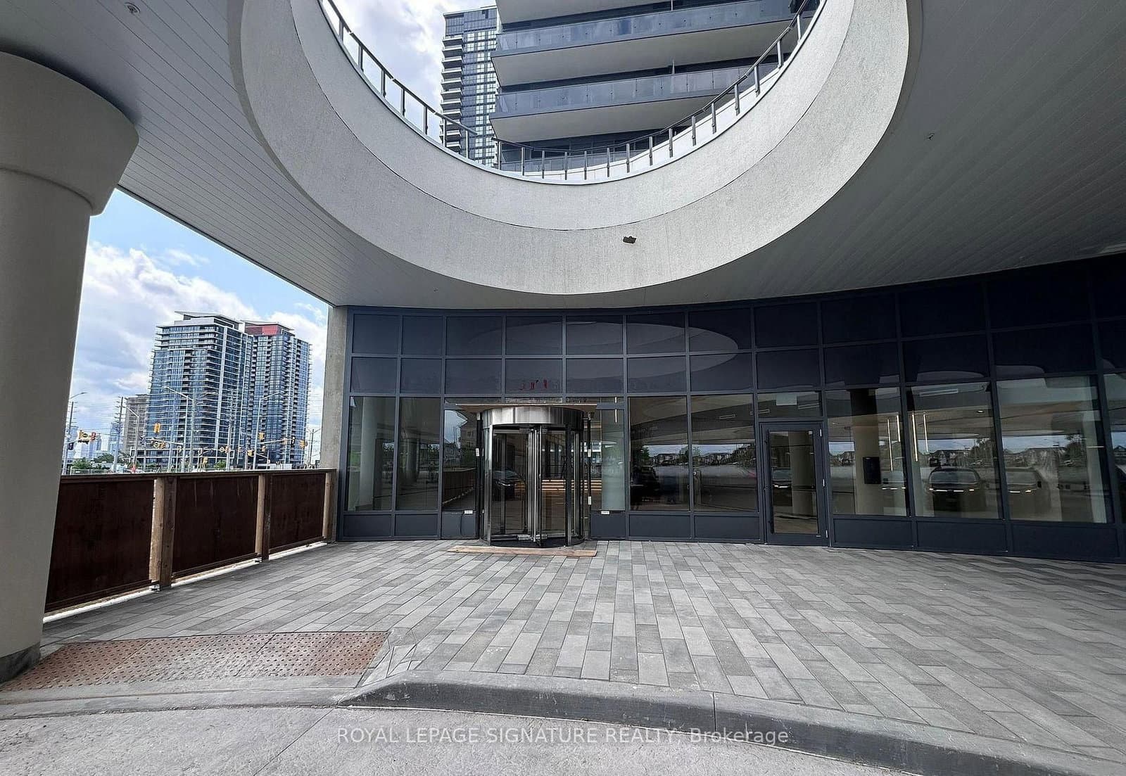 5105 Hurontario Street, Unit 2208 thumbnail 3