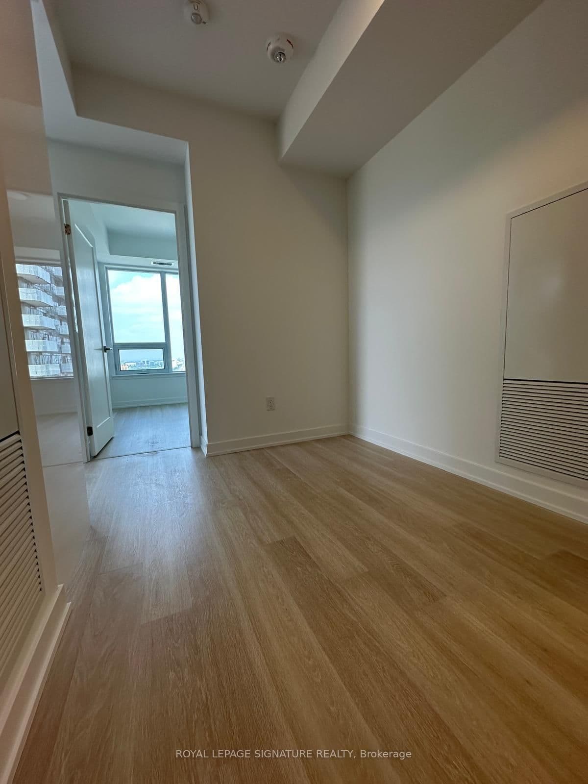 5105 Hurontario Street, Unit 2208 thumbnail 9