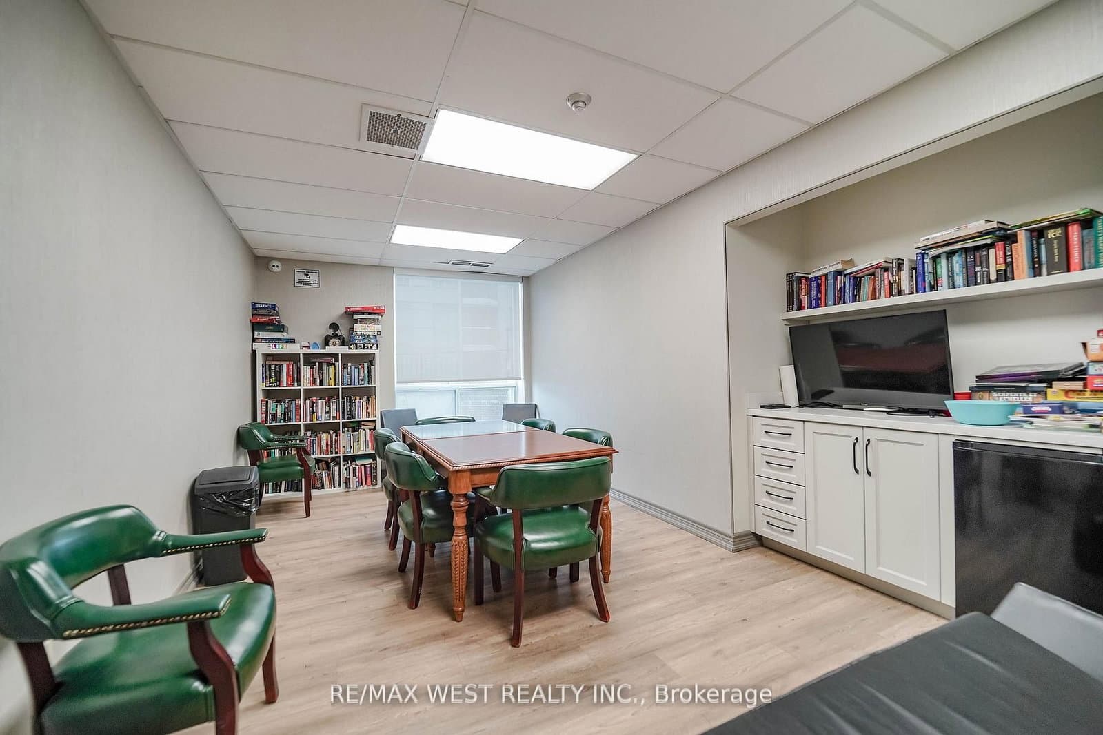 190 Manitoba Street, Unit 309 thumbnail 12