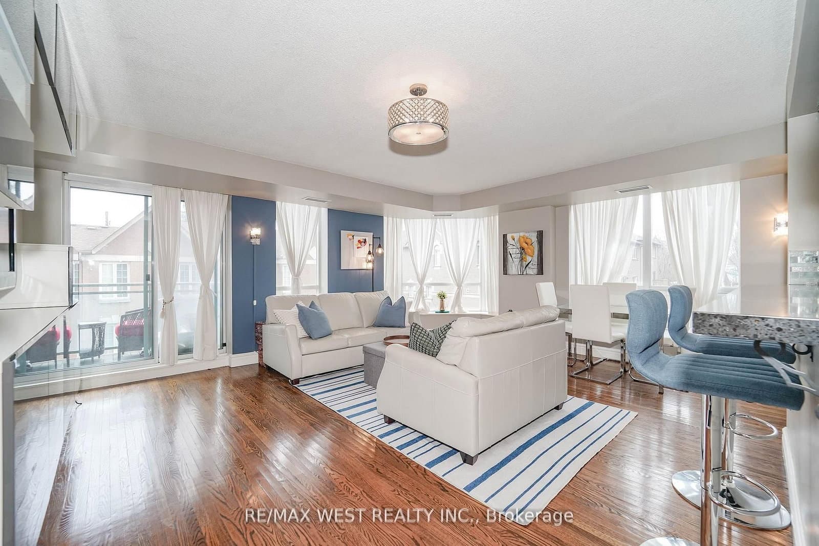 190 Manitoba Street, Unit 309 thumbnail 4