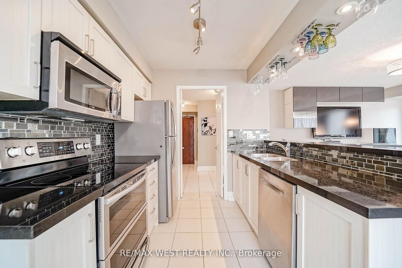 190 Manitoba Street, Unit 309 thumbnail 5