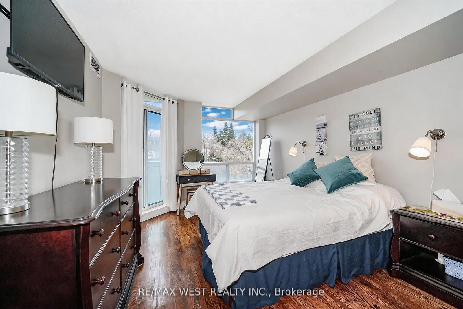 190 Manitoba Street, Unit 309 thumbnail 7