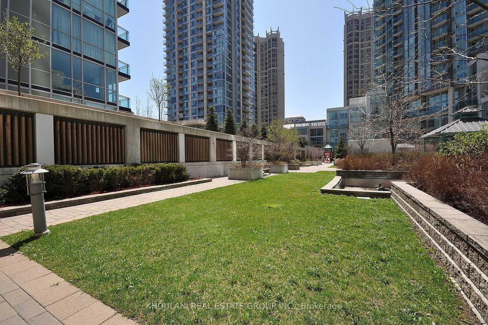 220 Burnhamthorpe Road, Unit 2201 thumbnail 32