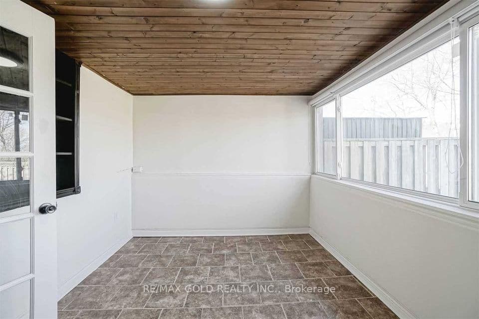 4 Adamson Street S thumbnail 15