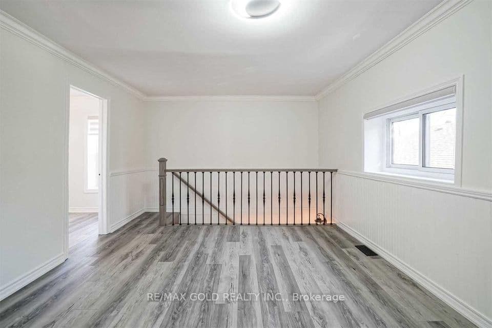4 Adamson Street S thumbnail 18
