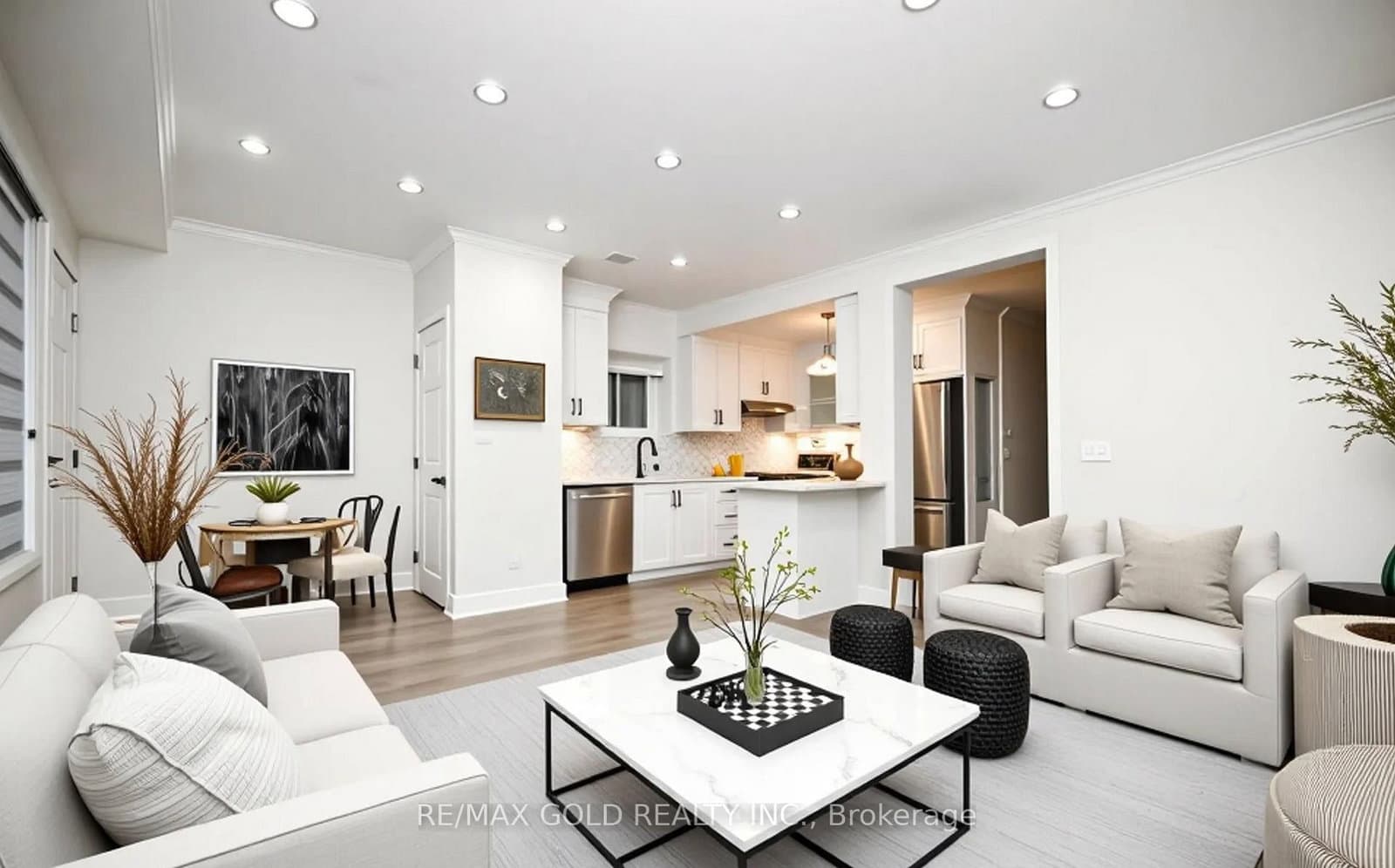 4 Adamson Street S thumbnail 4