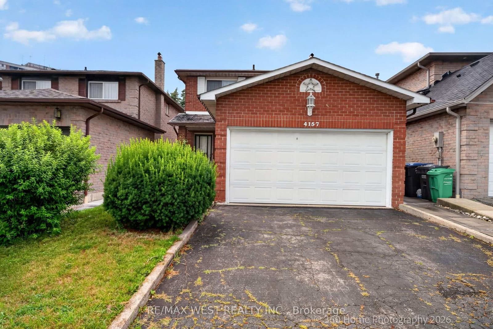 4157 Ottewell Crescent thumbnail 2