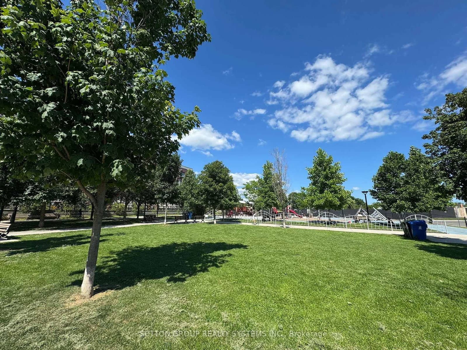 90 Eastwood Park Gardens, Unit 10 thumbnail 13