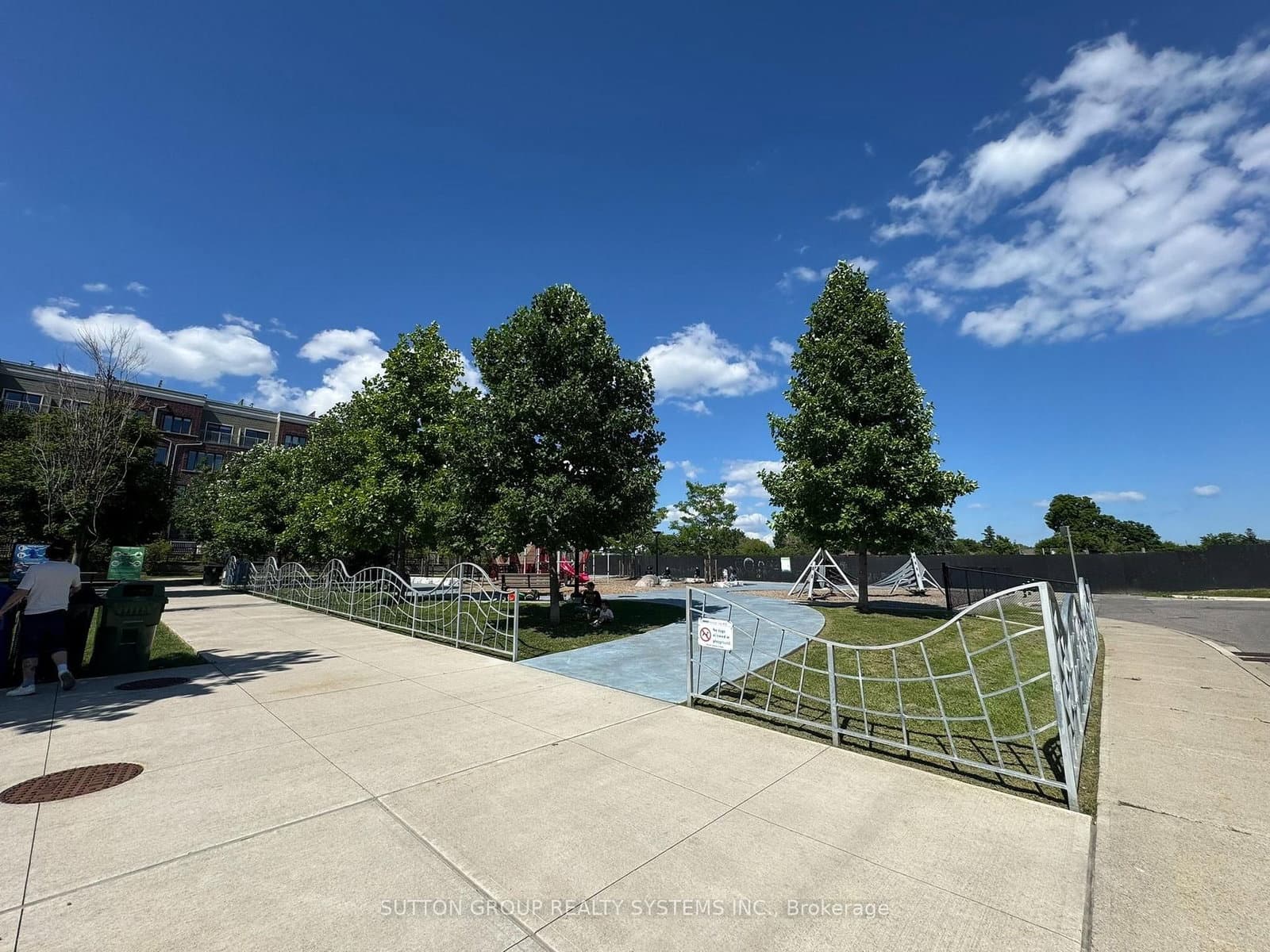 90 Eastwood Park Gardens, Unit 10 thumbnail 14