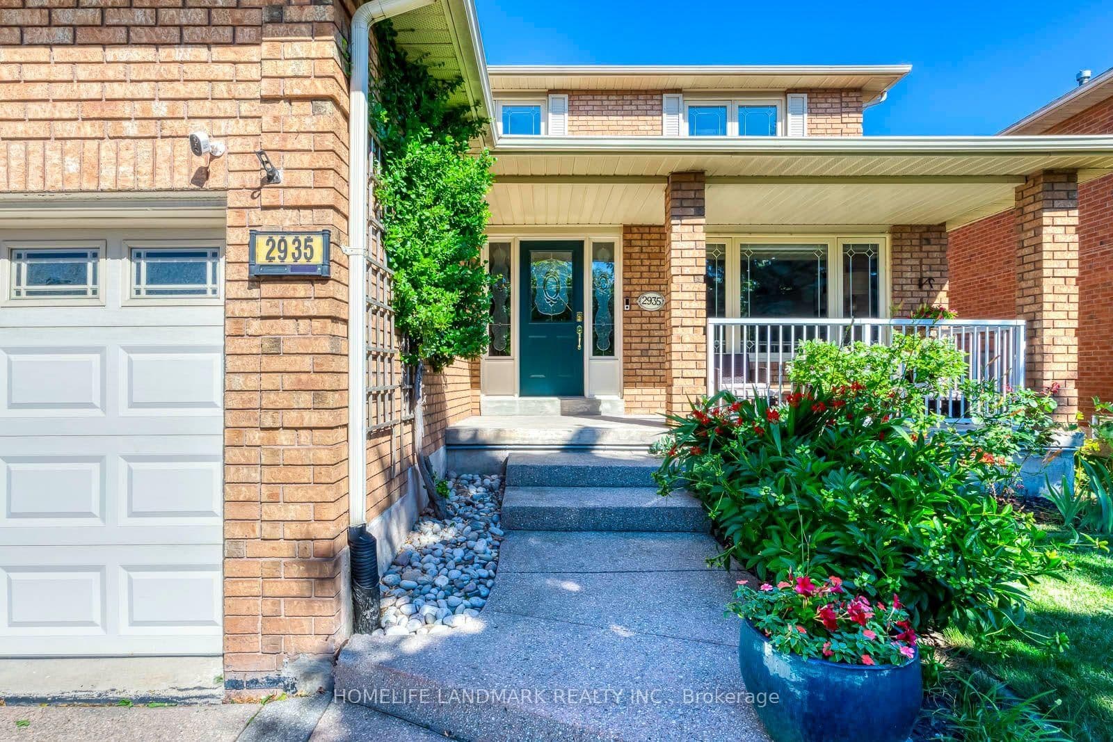 2935 Kingsway Drive thumbnail 3