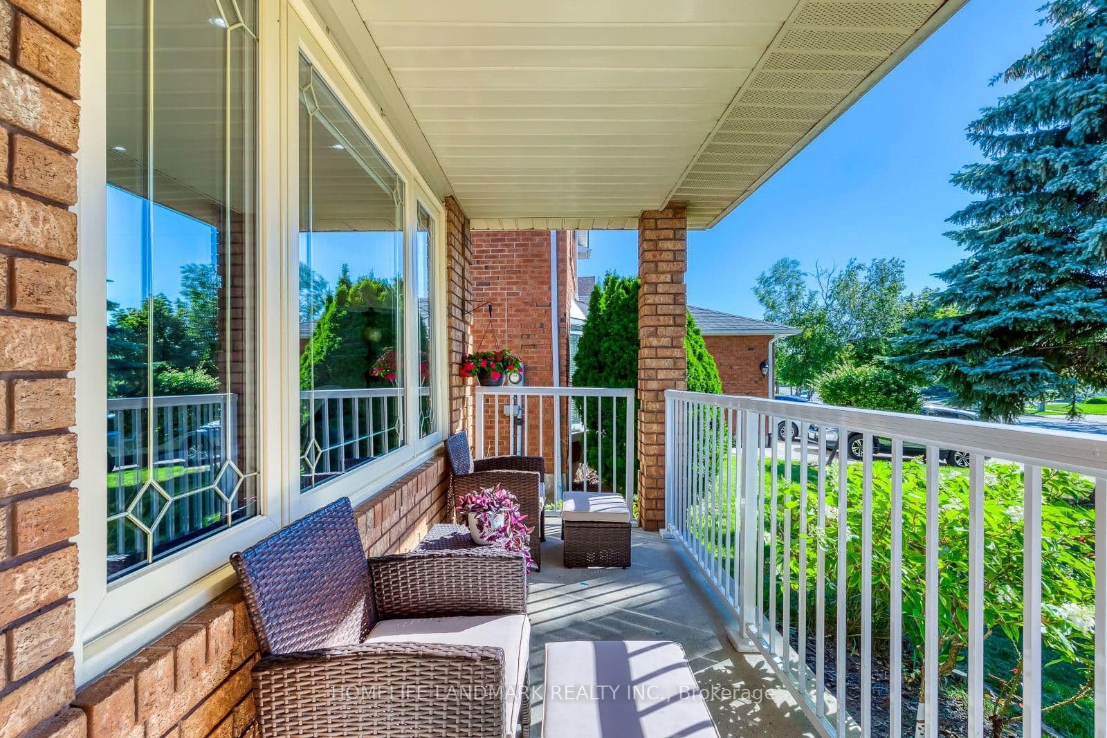 2935 Kingsway Drive thumbnail 4