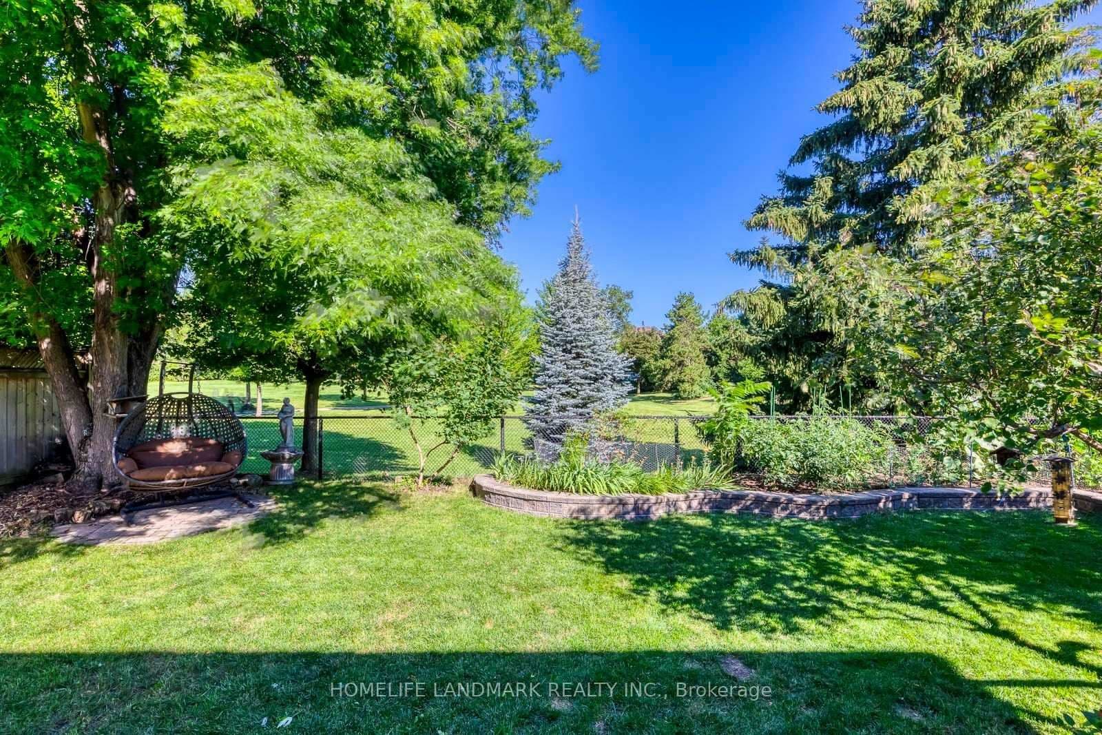 2935 Kingsway Drive thumbnail 43