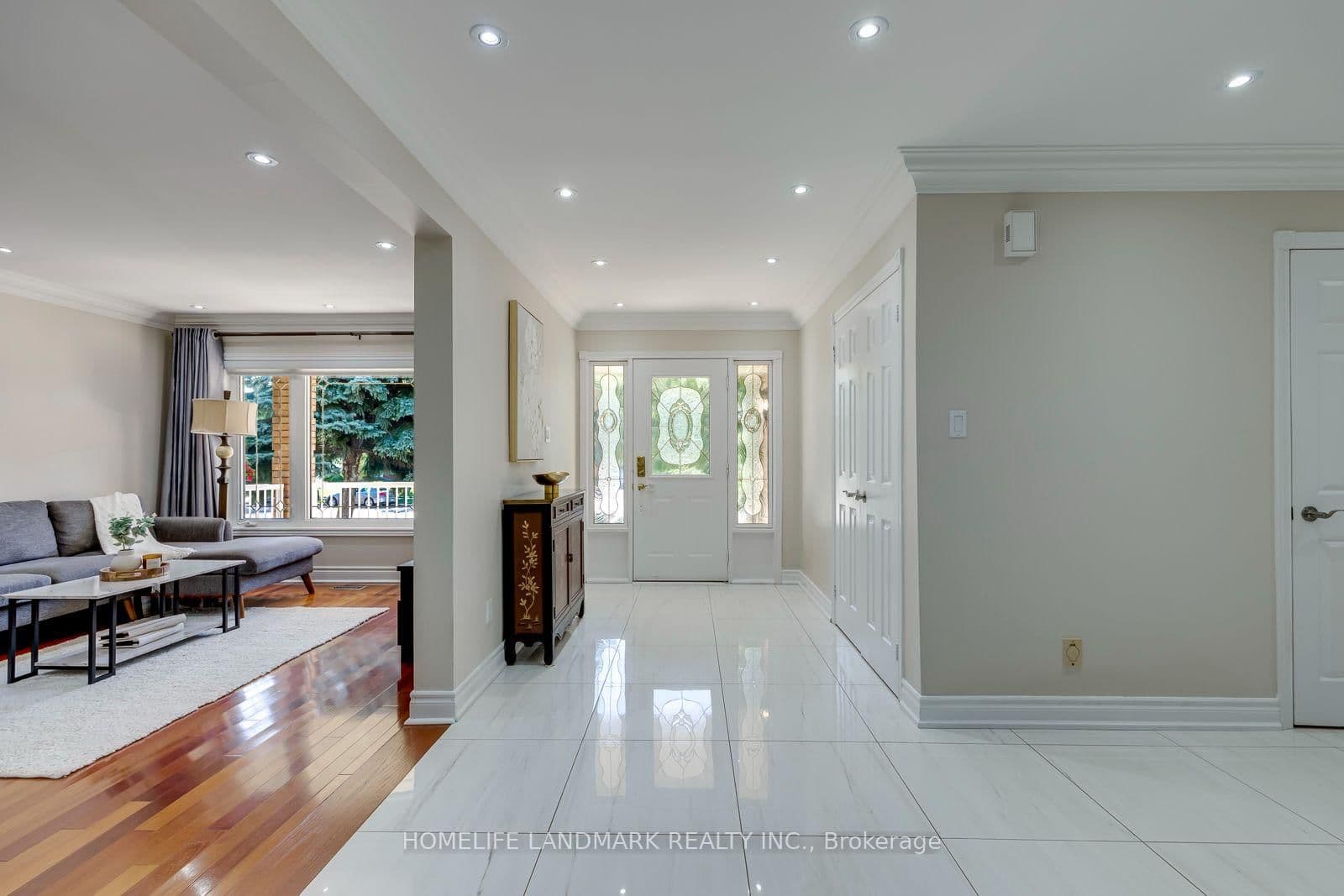 2935 Kingsway Drive thumbnail 7