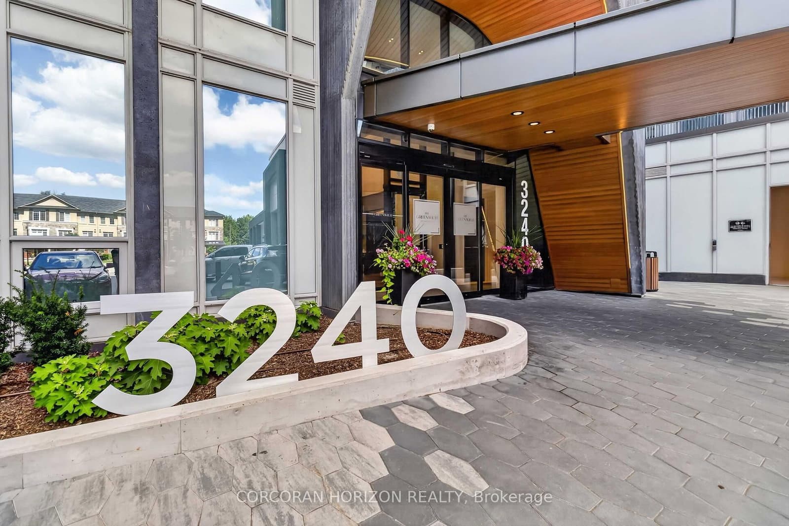 3240 William Coltson Avenue, Unit 335 thumbnail 2