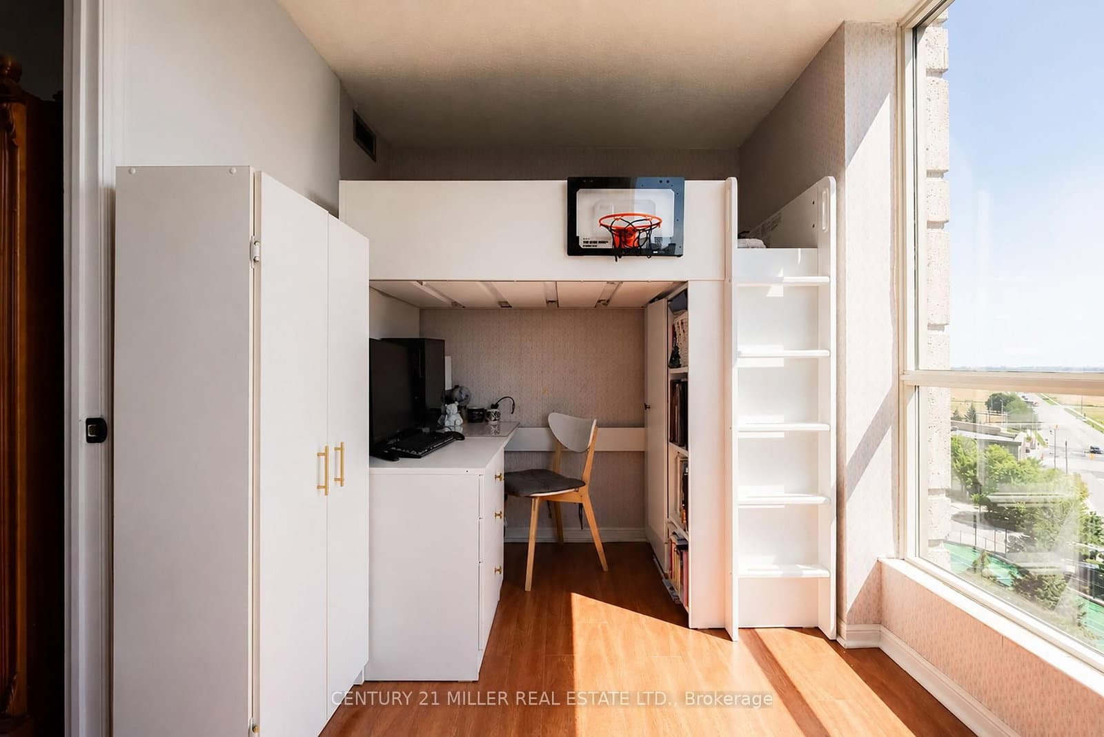 55 Kingsbridge Garden Circle, Unit 909 thumbnail 16