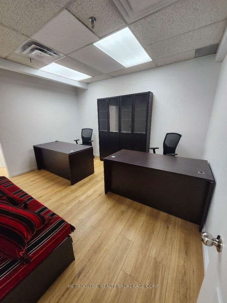 2399 Cawthra Road, Unit 101 thumbnail 4