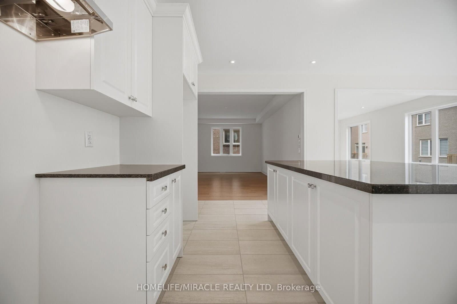 46 Stratford Drive thumbnail 9