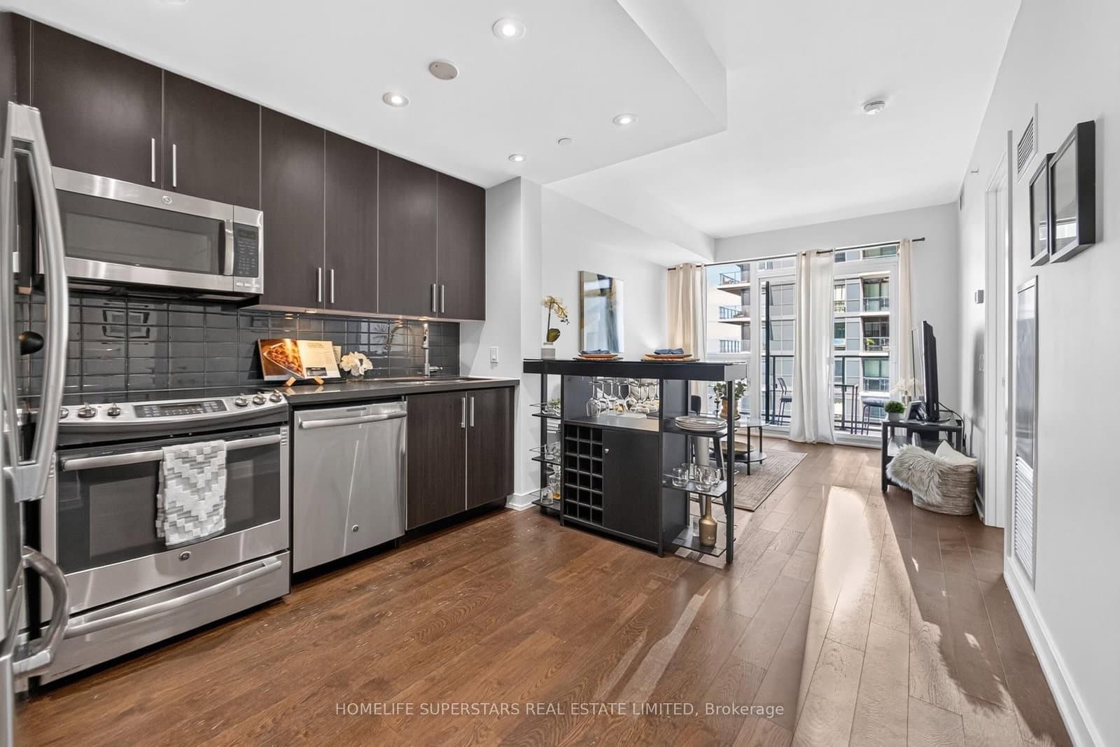 2212 Lake Shore Boulevard W, Unit 4107 - Image 1