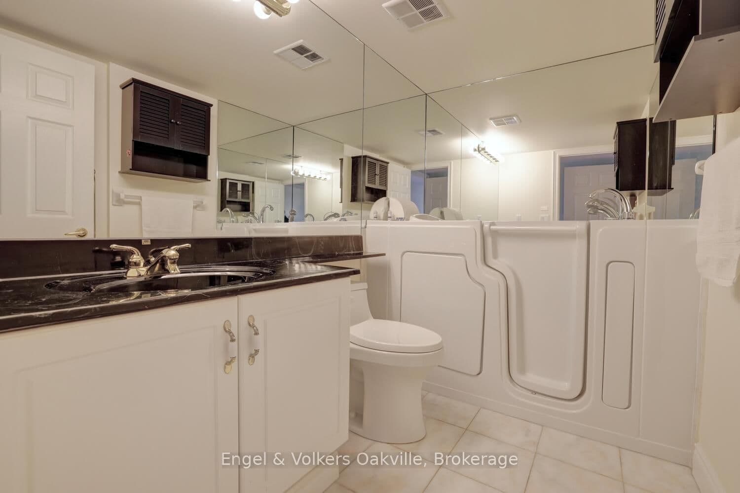 442 Maple Avenue, Unit 1402 thumbnail 29