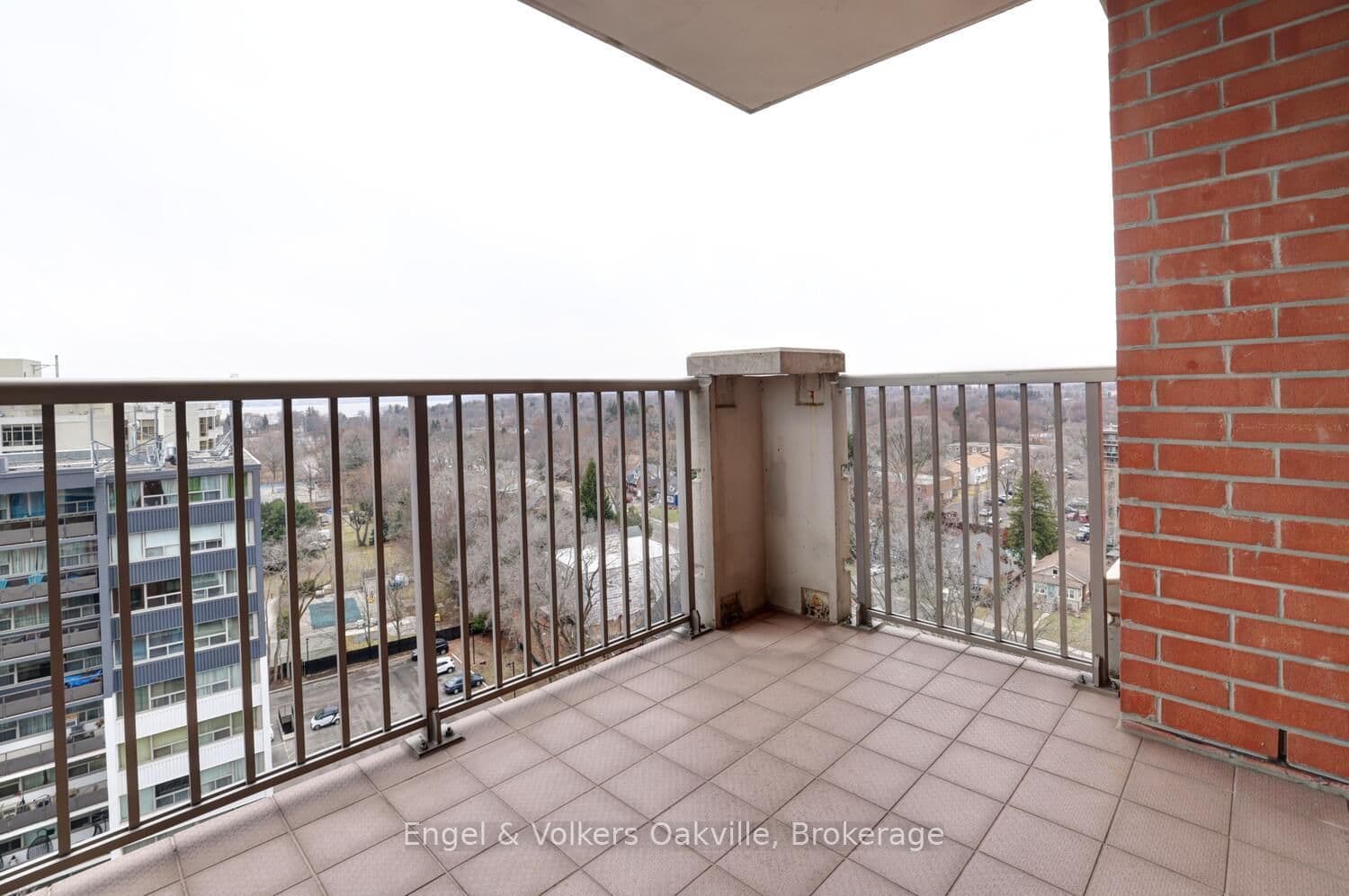 442 Maple Avenue, Unit 1402 thumbnail 35