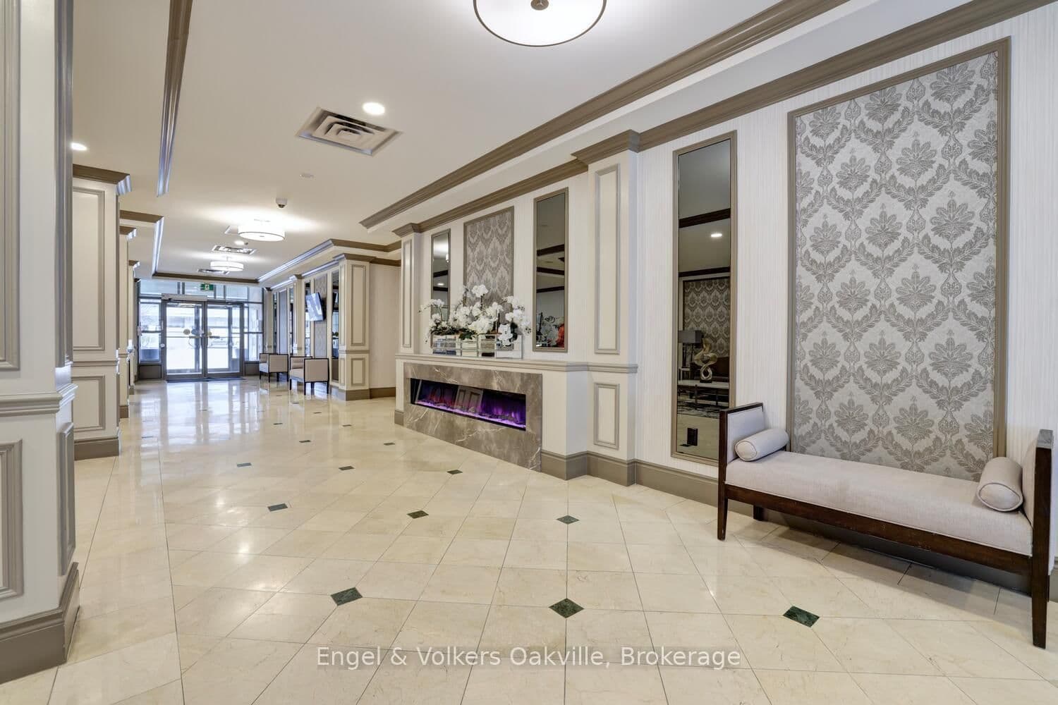 442 Maple Avenue, Unit 1402 thumbnail 4