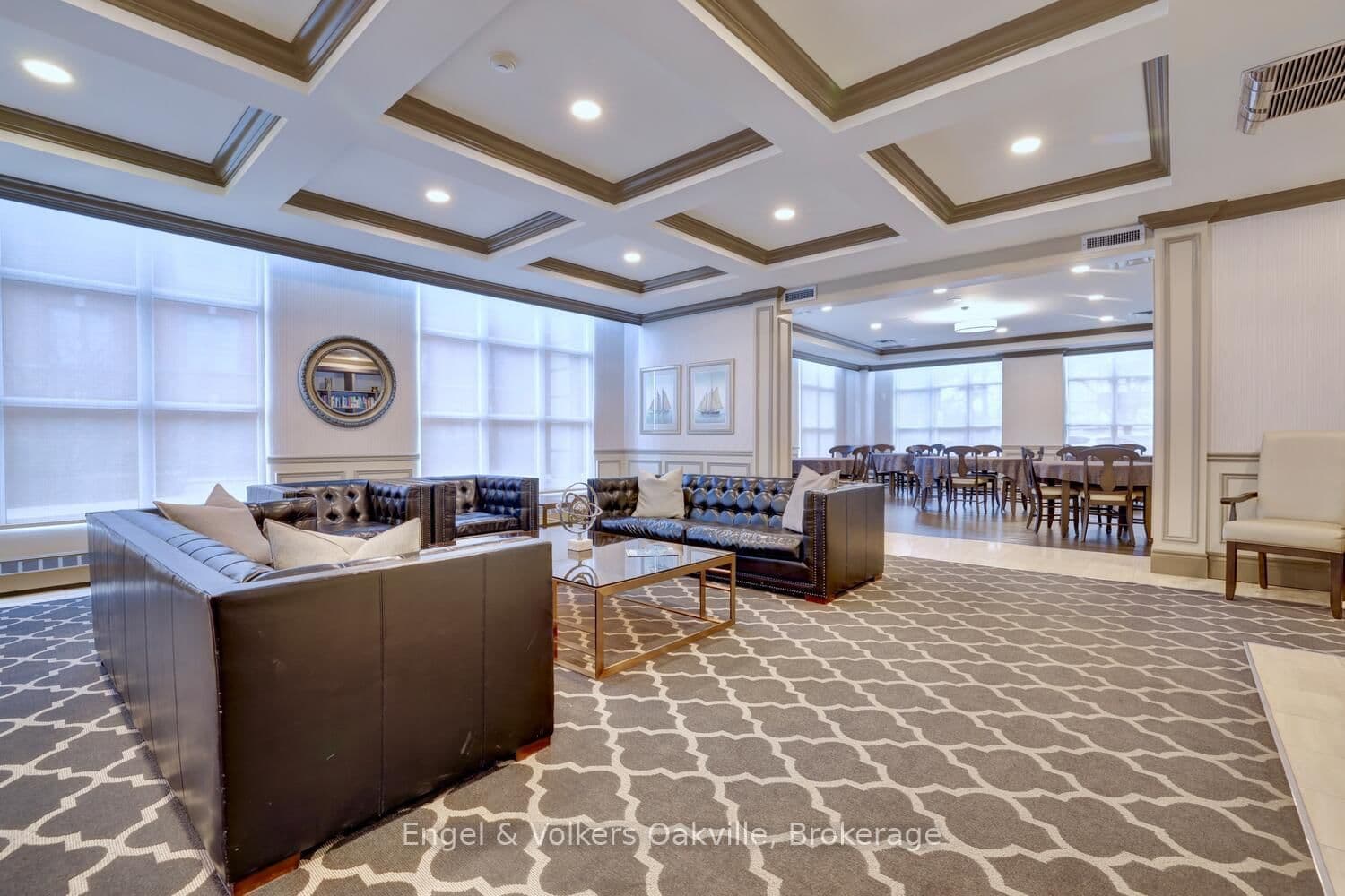 442 Maple Avenue, Unit 1402 thumbnail 7